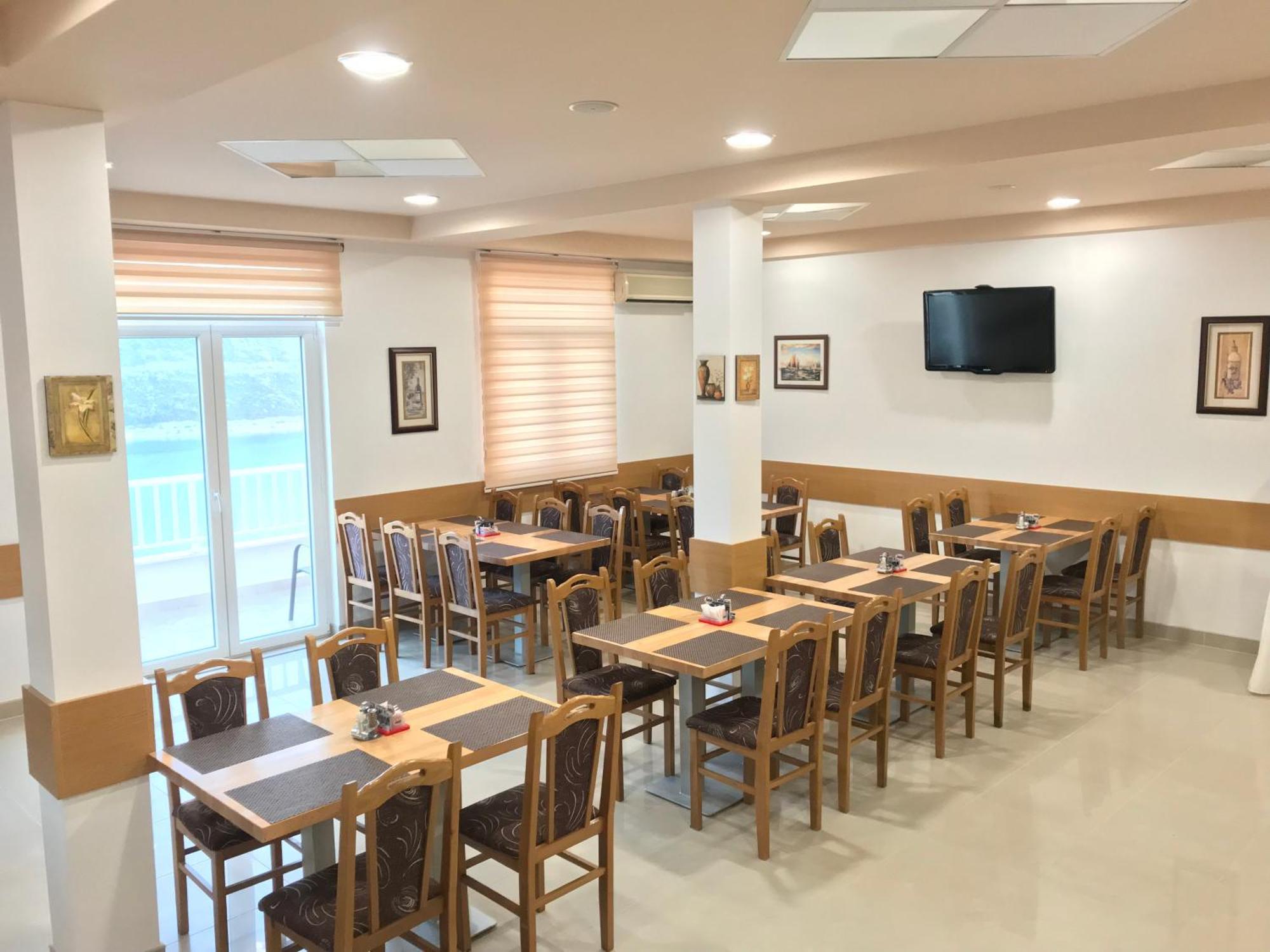Hotel Ami - M Neum Bagian luar foto