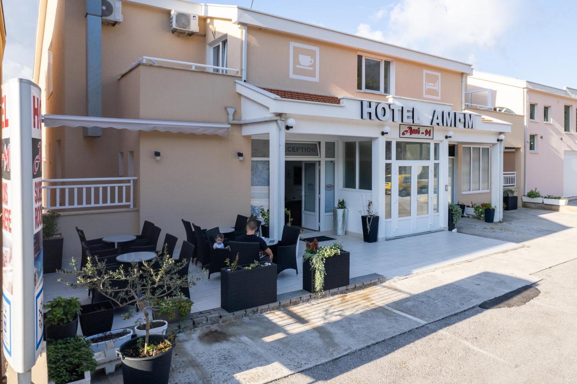 Hotel Ami - M Neum Bagian luar foto