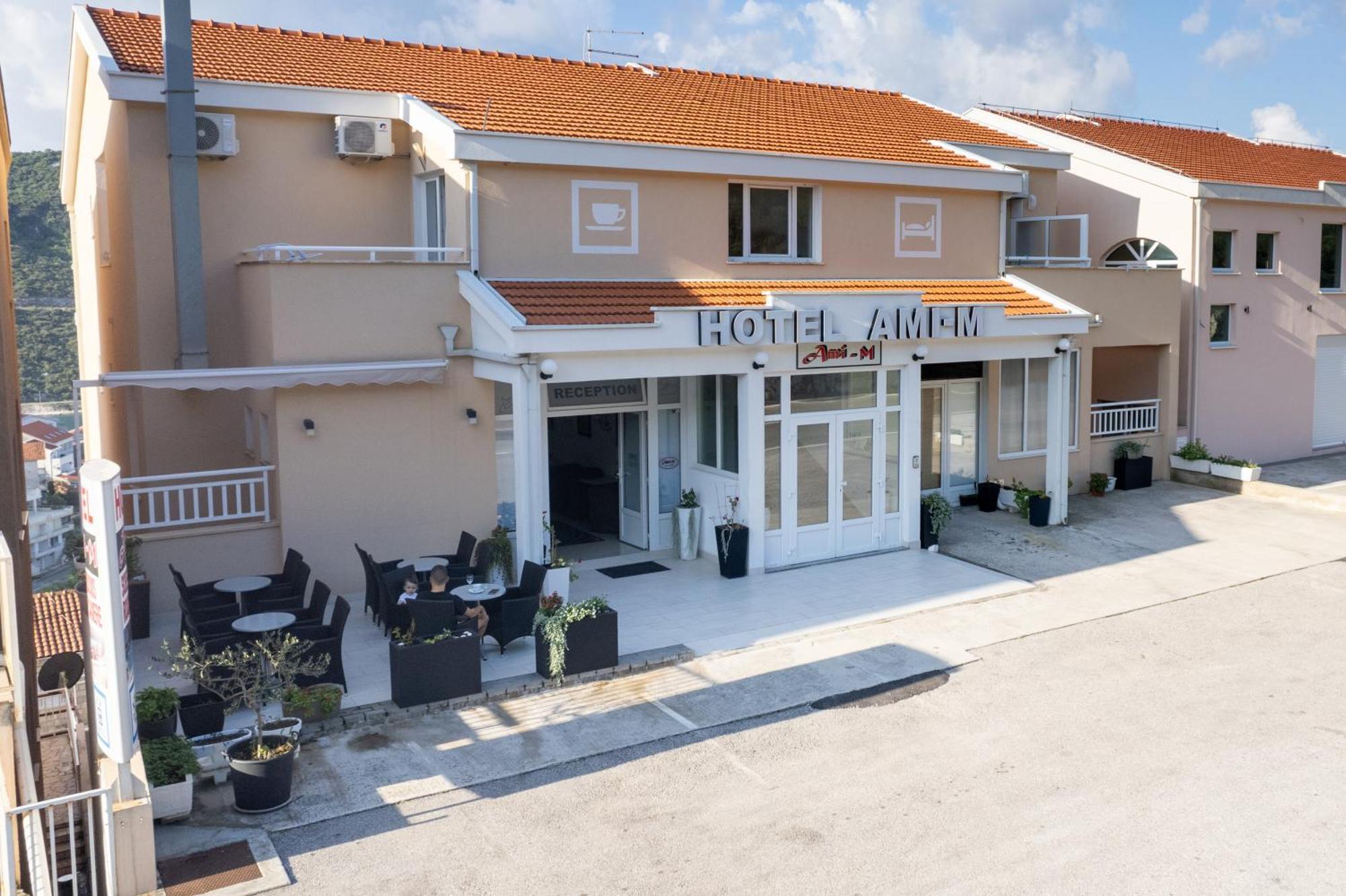 Hotel Ami - M Neum Bagian luar foto